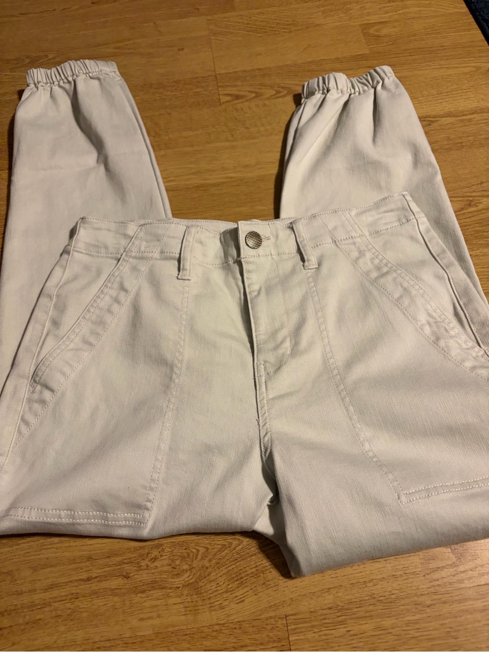 CAbi Cream Elastic Ankle denim Joggers- size 6 NWOT